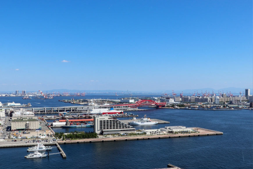 造船業から始まり、わが国初の押船と低開パージを建造